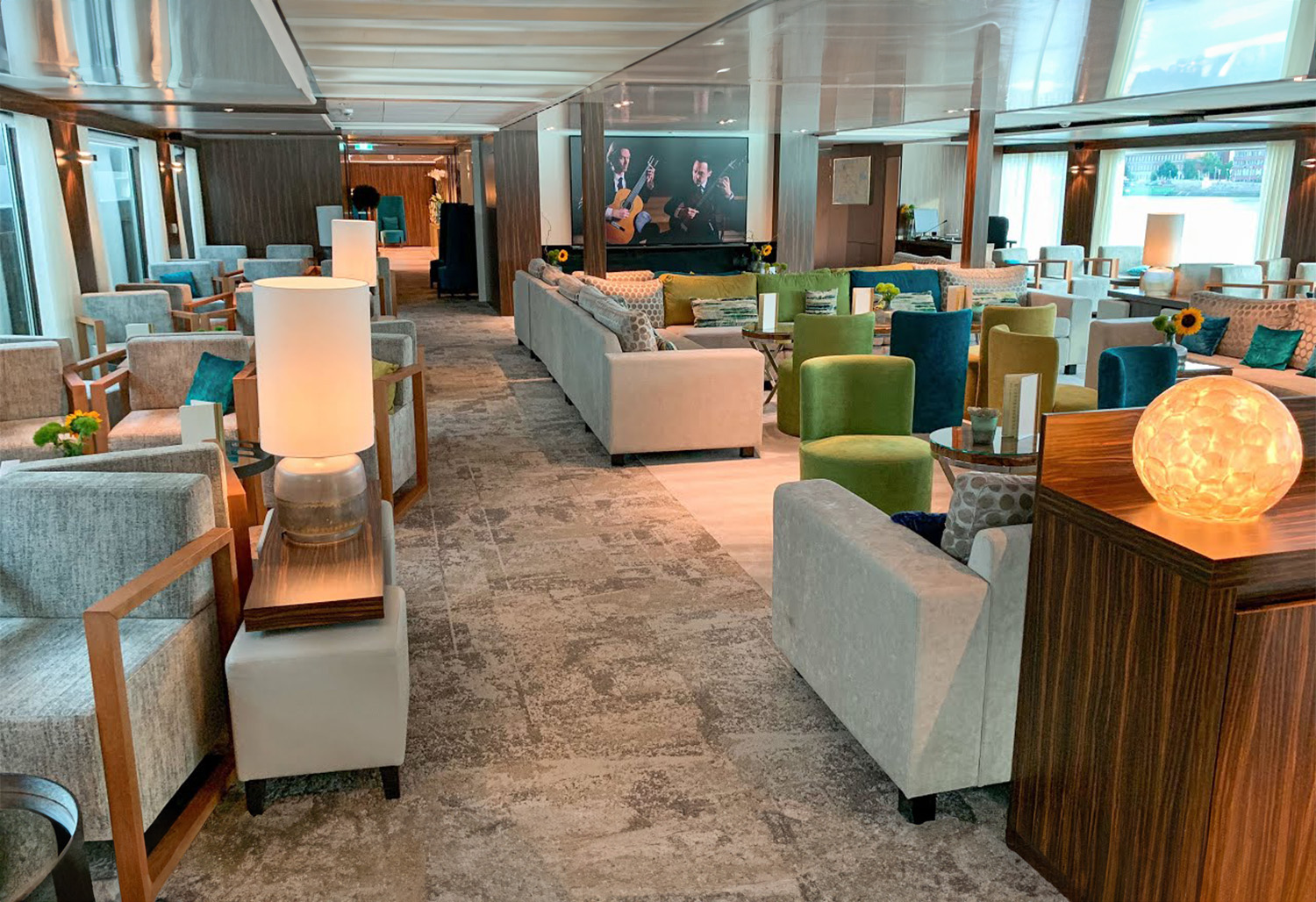 Amadeus Star lounge